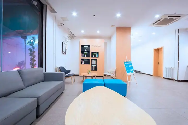 Чжэнчжоу: HanTing Hotel (Zhengzhou Qinling Road Jinyi City)
