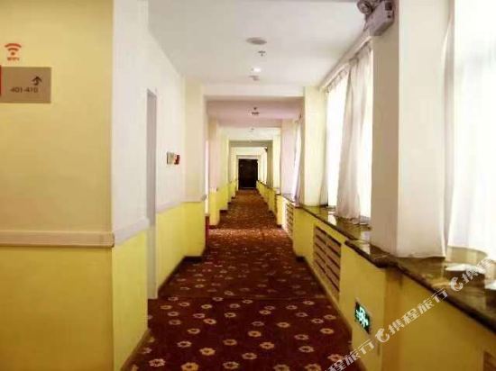 Тунляо: Home Inn (Tongliao Jianguo Road Tiyu Square)