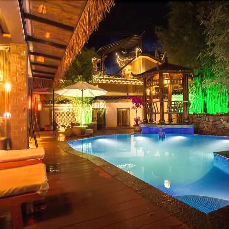Голмуд: Hanting Hotel