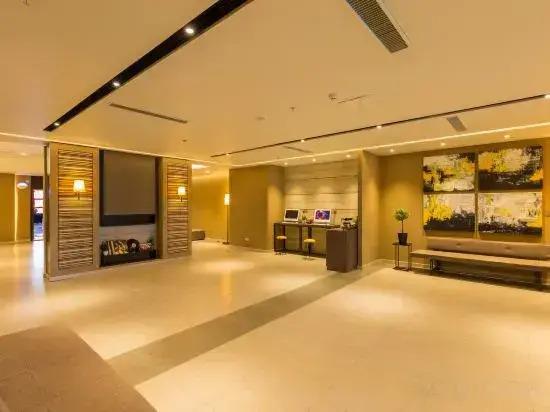 Шэньян: Homeinn Plus Hotel (Shenyang Hunnan Olympic Center Rongxing Building)