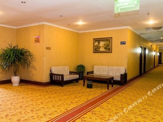 Синьсян: Xinxiang Aishang Network Hotel (Emperor Branch)