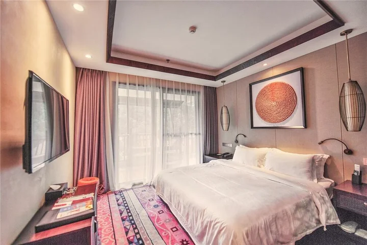 Линьцан: HTYC Hotel