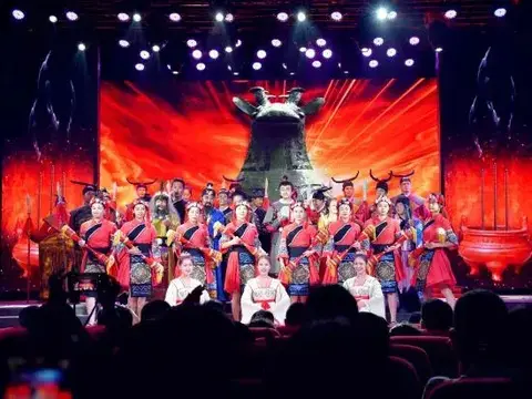 Хэчжоу: Zaishui Yifang Inn (Zhaoping Huangyao Ancient Town Longzhu)