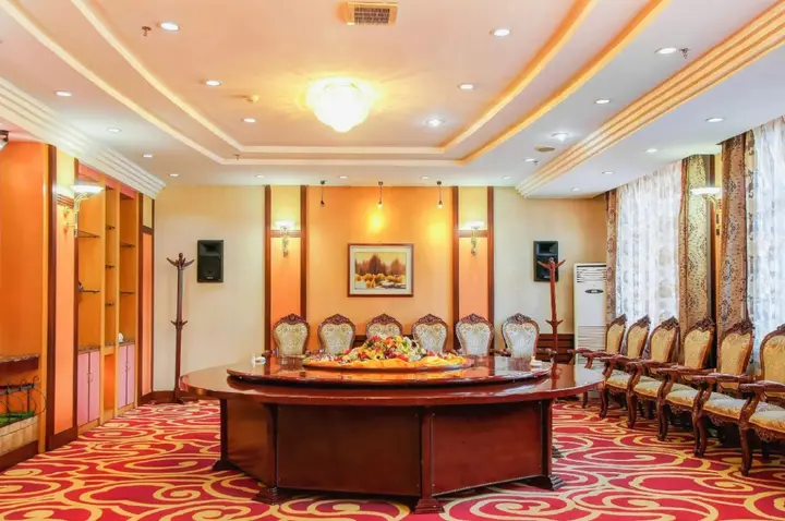Хулун-Буир: Beishan Hotel