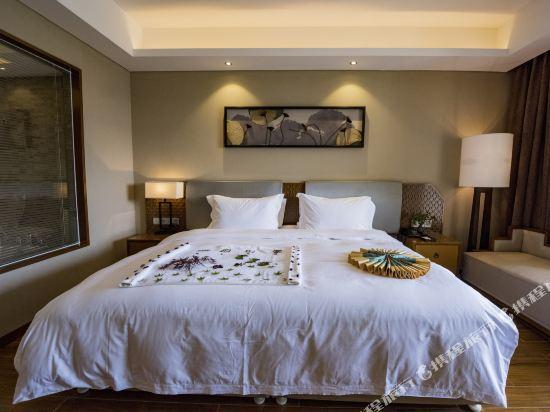 Мую: Arcadia International Forest Hotel