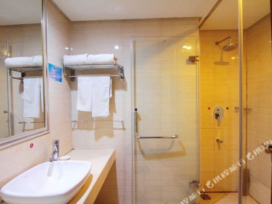 Синьсян: Yilan Hotel