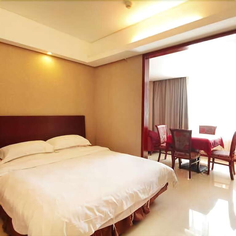 Синьсян: Yilan Hotel