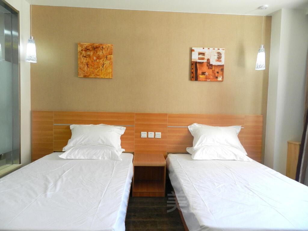 Цзиньчжун: Thank Inn Hotel Shanxi Jinzhong Qixian Middle School