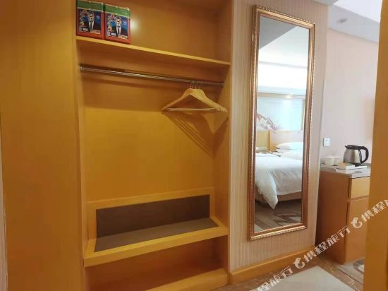 Ухань: Vienna Hotel (Wuhan High speed Railway Station Honggangcheng Subway Station Store)