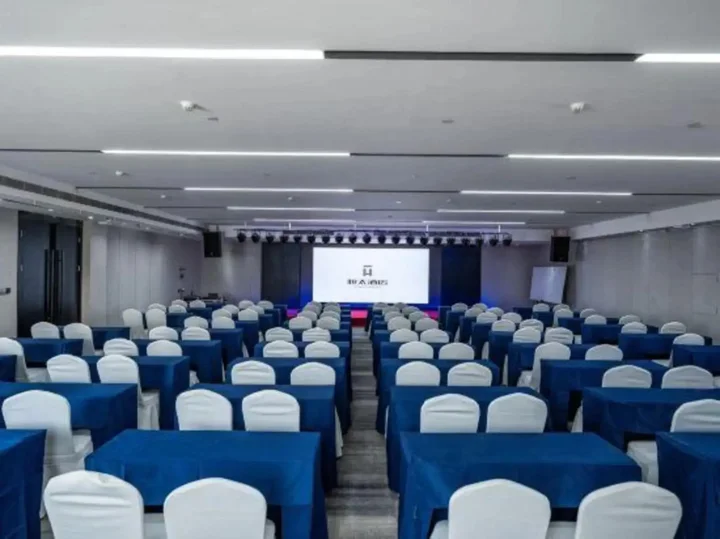 Чжэнчжоу: Hengtai Hotel (Zhengzhou Zijingshan Street Subway Station)