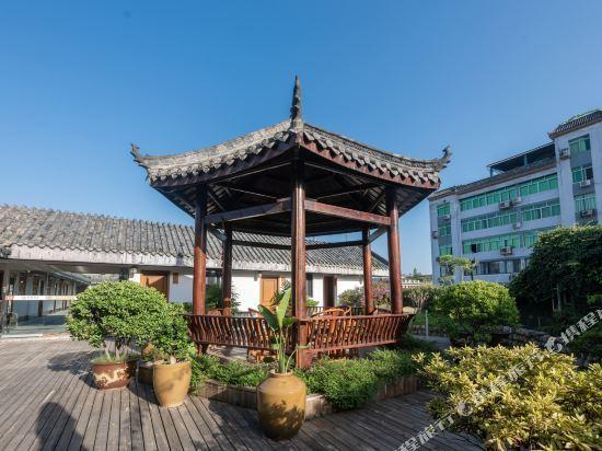 Yicheng Hotel (Langzhong Ancient City Zhuangyuan Branch) — фото 3