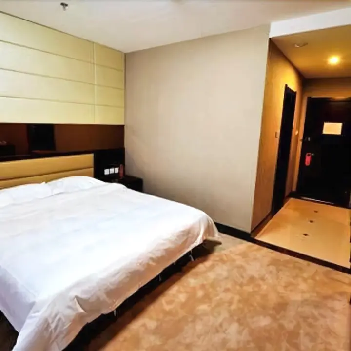 Байшань: Hexing Hotel