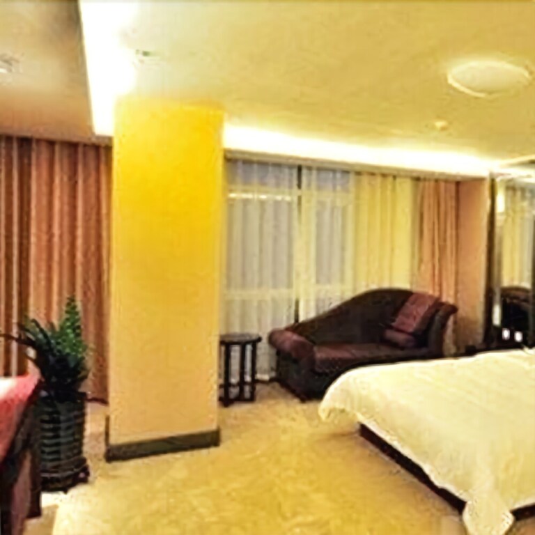 Байшань: Hexing Hotel