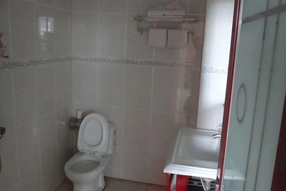 Ронгшан: Ronghui Buinsess Hotel