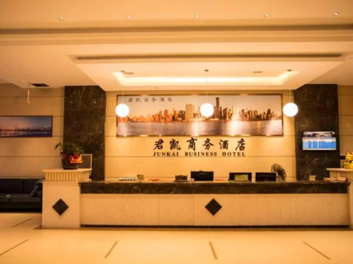 Йиян: Junkai Business Hotel