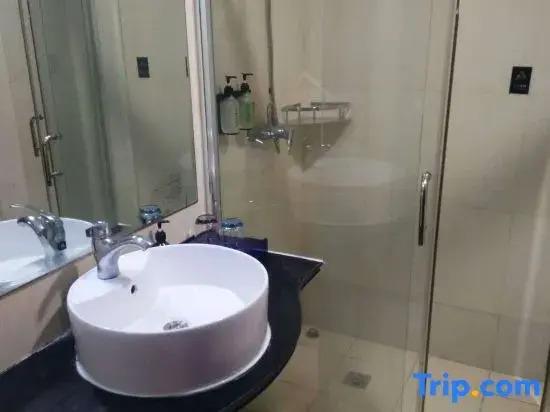 Наньтун: Nantong Jinduo Elegant Hotel (Nantong Dieshiqiao Home Textile City)