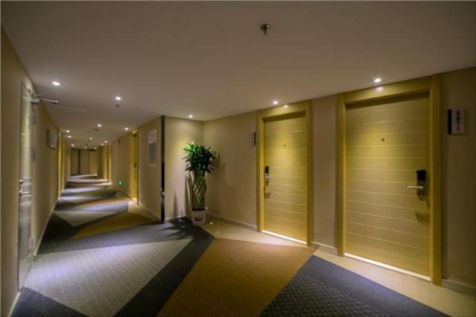Чжуншань: City Comfort Inn Zhuhai Gongbei Kou'an Walking Street