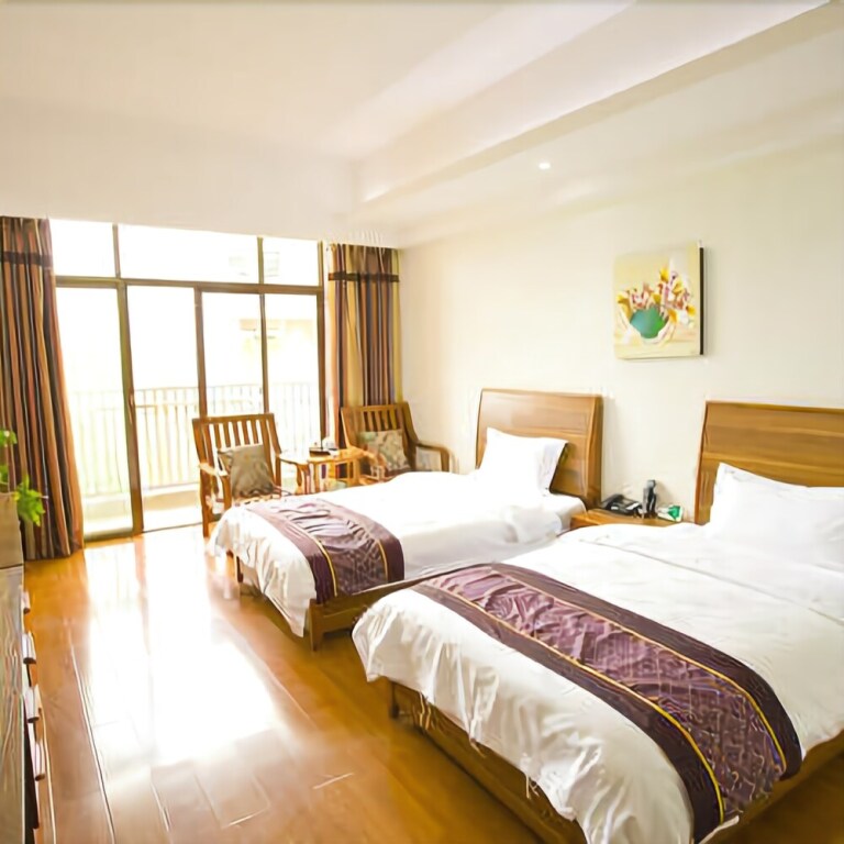 Чжаотун: Municipal Party School Fengming Huangchao Lvyin Conference Center Hotel