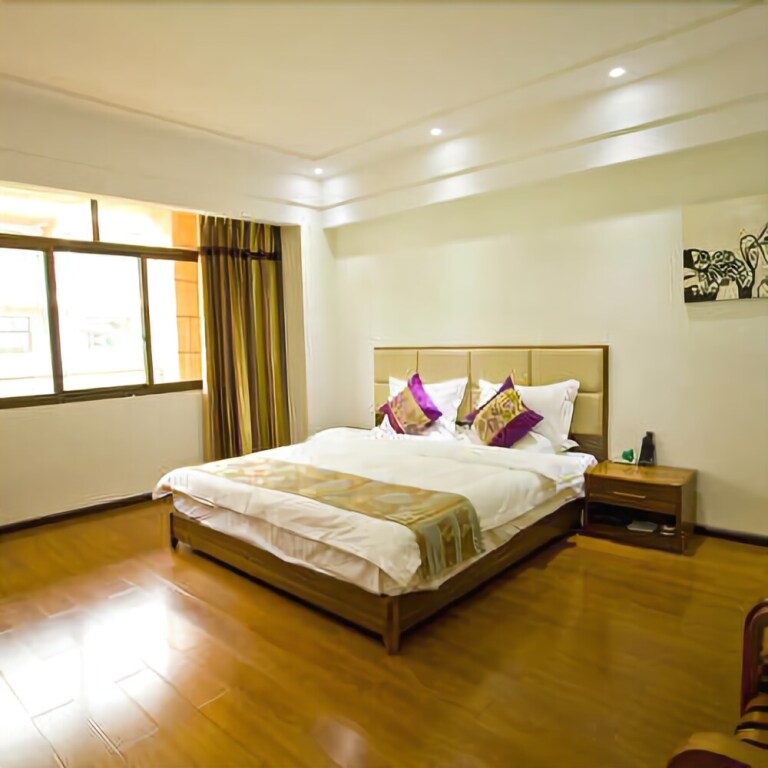 Чжаотун: Municipal Party School Fengming Huangchao Lvyin Conference Center Hotel