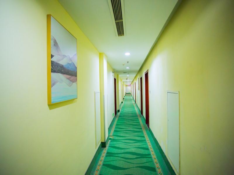 Вэйфан: GreenTree Inn Weifang Wanda Plaza Yuhe Road Express Hotel