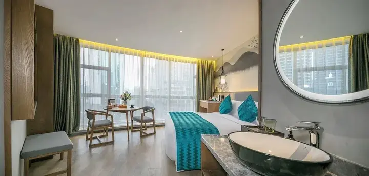 Чунцин: Mehood Lestie International Hotel Chongqing Yuzhong Lianglukou Metro Branch