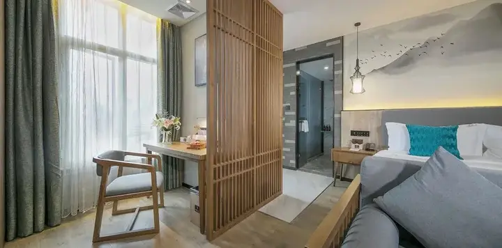 Чунцин: Mehood Lestie International Hotel Chongqing Yuzhong Lianglukou Metro Branch