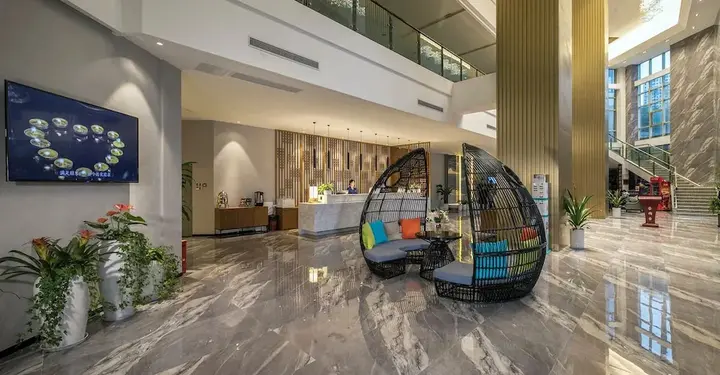 Чунцин: Mehood Lestie International Hotel Chongqing Yuzhong Lianglukou Metro Branch