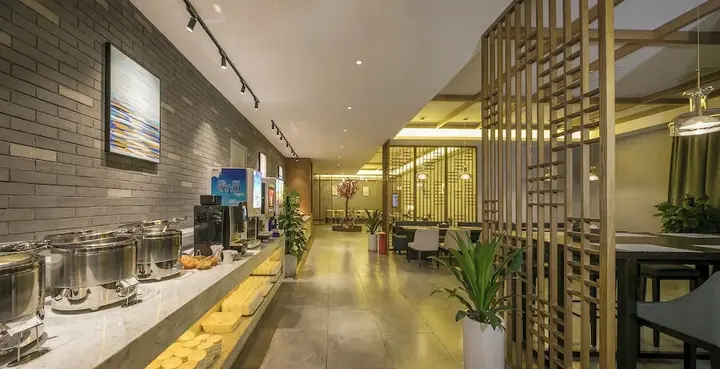 Чунцин: Mehood Lestie International Hotel Chongqing Yuzhong Lianglukou Metro Branch