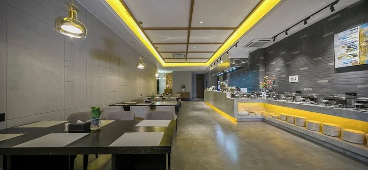 Чунцин: Mehood Lestie International Hotel Chongqing Yuzhong Lianglukou Metro Branch