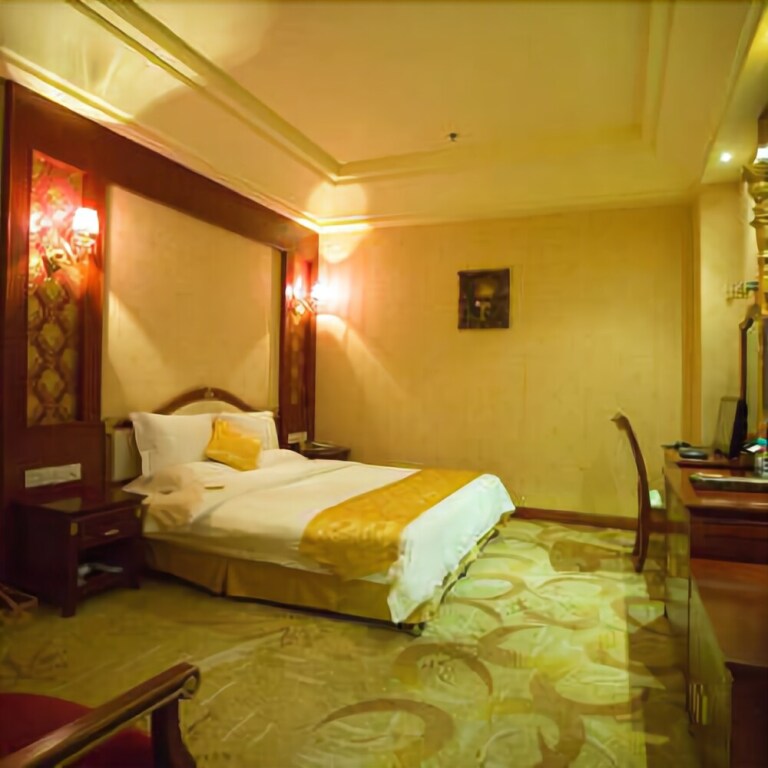 Хейан: Emp-court Hotel