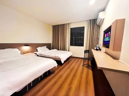 Ичунь: Dehao Business Hotel