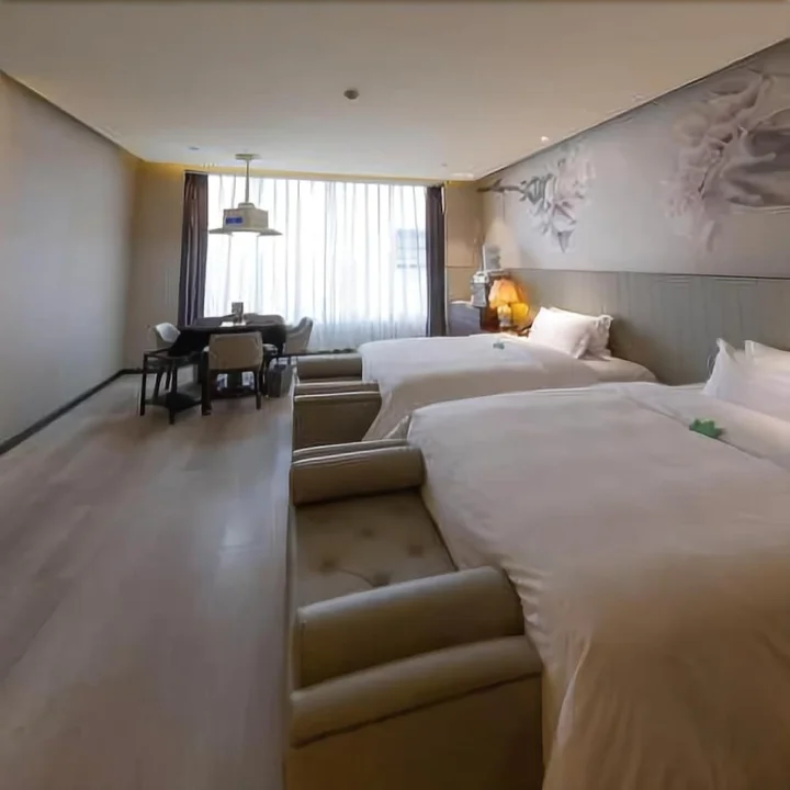Хуайхуа: Peninsula International Hotel