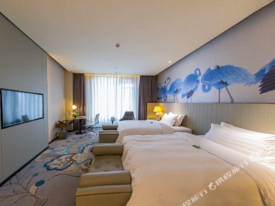 Хуайхуа: Peninsula International Hotel
