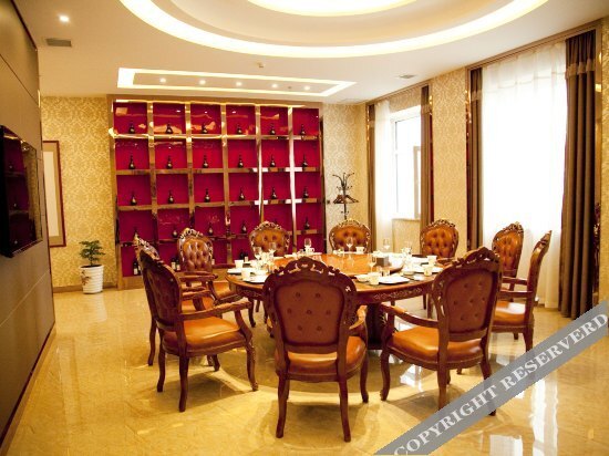 Хэйхэ: St. Petersburg Business Club
