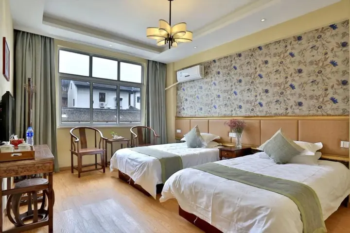 Цзясинь: The Blue Lotus Inn Wuzhen