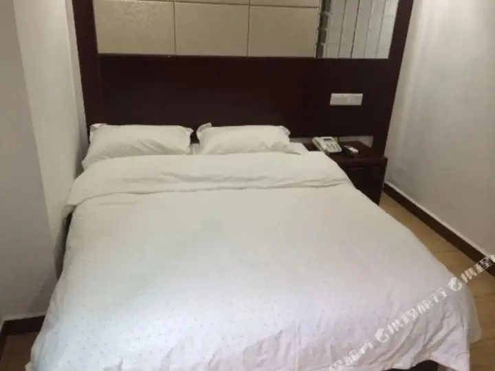 Гуанчжоу: Home Inn Huaxuan Collection Hotel (Guangzhou Railway Station Clocks and Watches City)