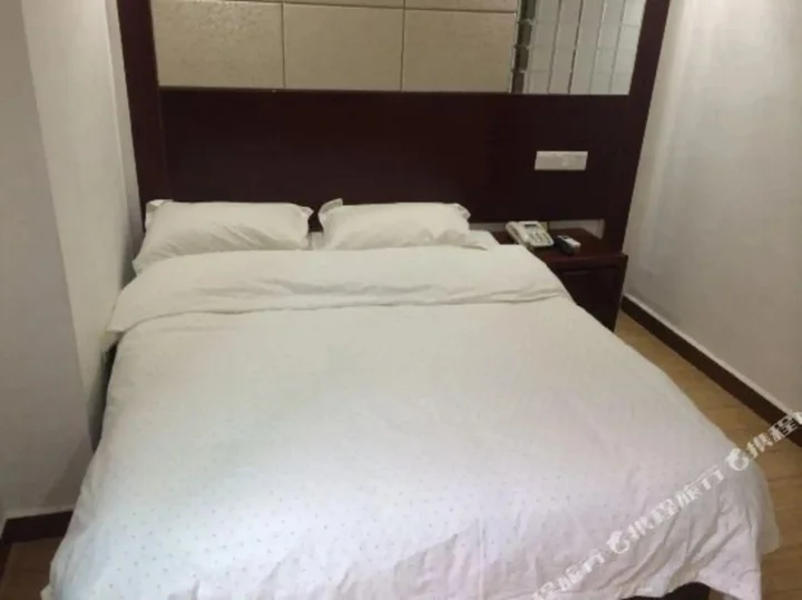 Гуанчжоу: Home Inn Huaxuan Collection Hotel (Guangzhou Railway Station Clocks and Watches City)
