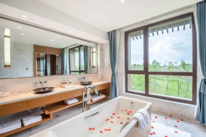 Байшань: Changbaishan Luneng Resort Changbai Mountain View Hotel