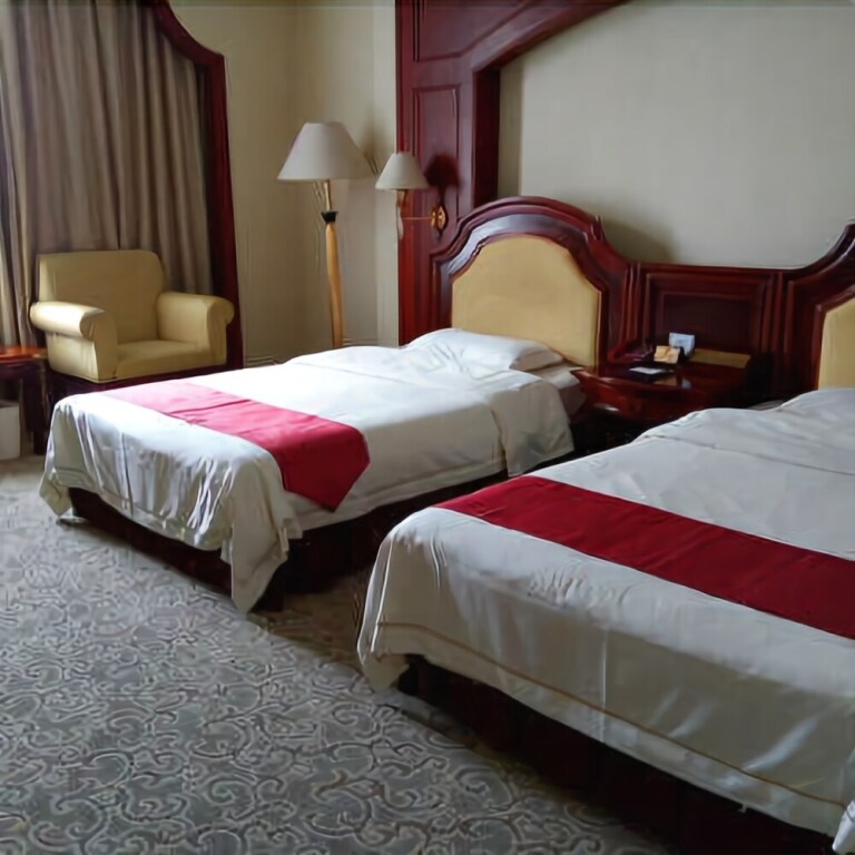 Фанчэнган: Jin hua Hotel