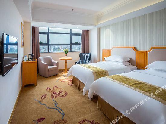 Маоминг: Vienna 3 Best Hotel (Maoming Yanjiang Building)
