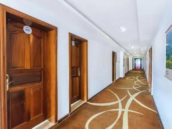 Дэхун: Ding Good Hotel Ruili