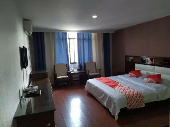 Дэхун: Ding Good Hotel Ruili