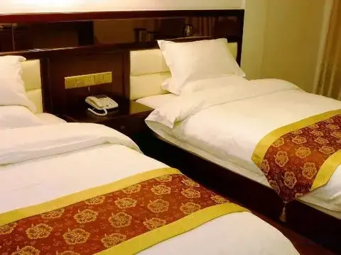 Дэхун: Ding Good Hotel Ruili