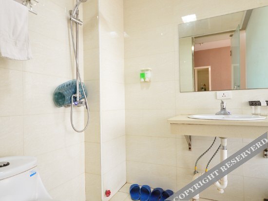 Сяньнин: Baohui Business Motel
