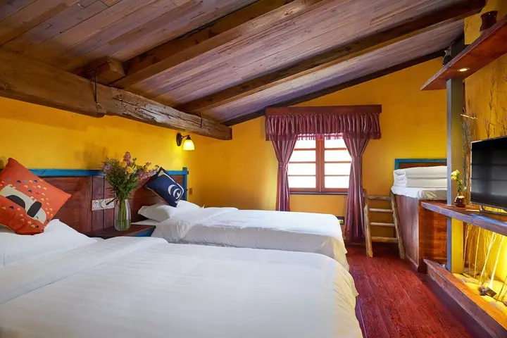 Шангри-Ла: JIUMI Snow Mountain Original Art Hotel