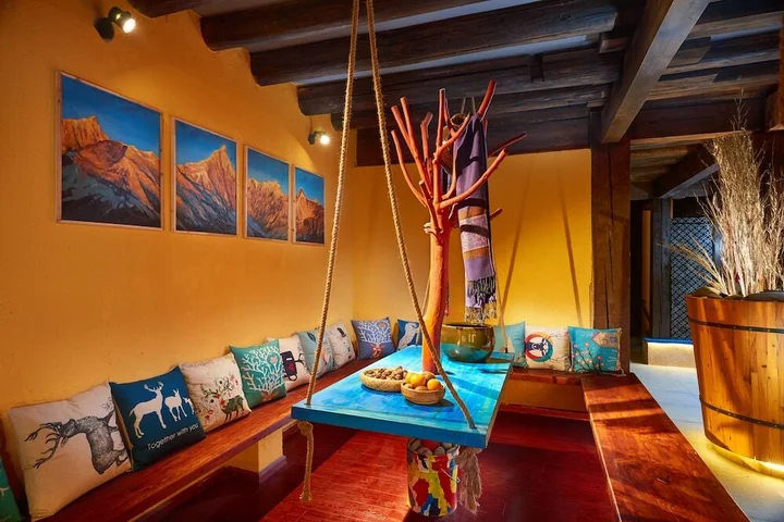 Шангри-Ла: JIUMI Snow Mountain Original Art Hotel