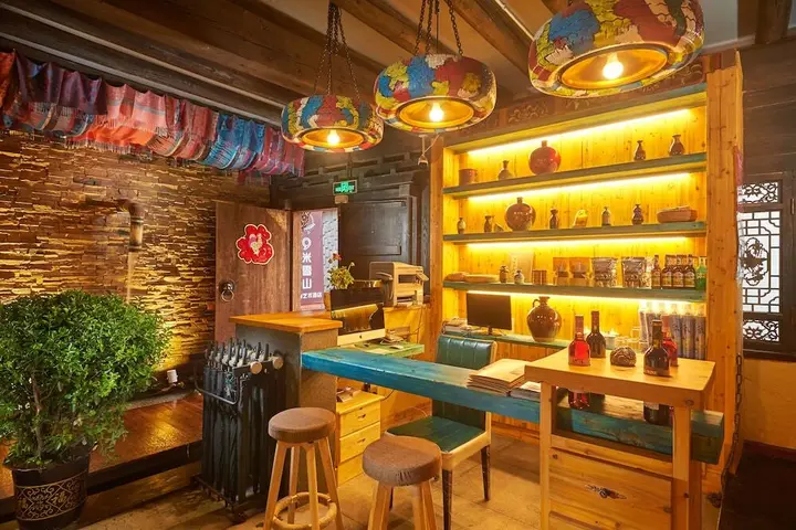 Шангри-Ла: JIUMI Snow Mountain Original Art Hotel