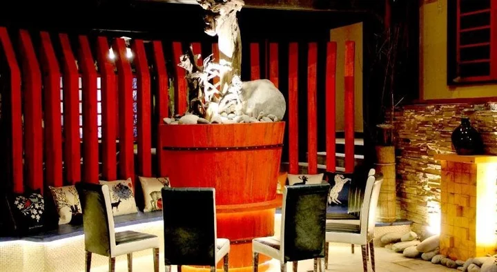 Шангри-Ла: JIUMI Snow Mountain Original Art Hotel