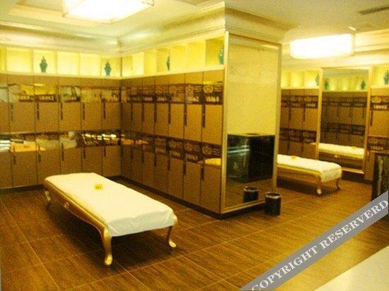 Синин: Summer Beauty Hotel