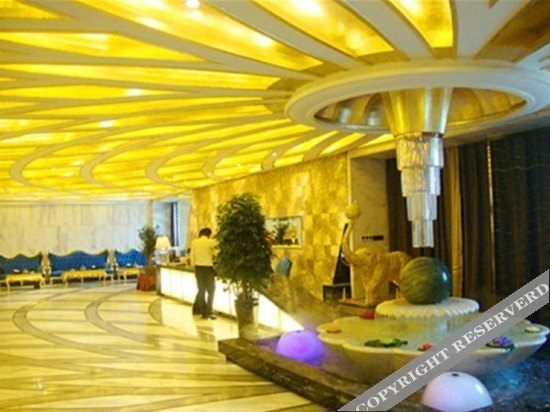 Синин: Summer Beauty Hotel